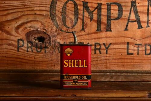 SHELL: A 1930s "Shell Household Oil" 4 fluid ounce tin