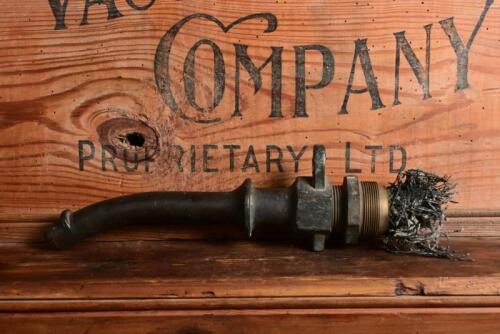 BRASS PUMP HANDLE: A 1920/30s brass petrol pump handle, 35cm long approx