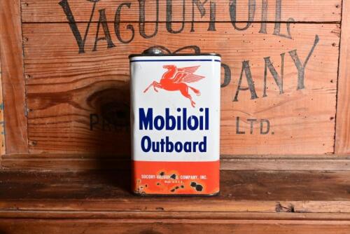 VACUUM OIL CO: An American 1930-50s "Mobiloil Outboard" one quart