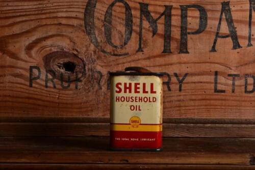 SHELL: A 1950s "Shell Household Oil" 4 fluid ounce tin