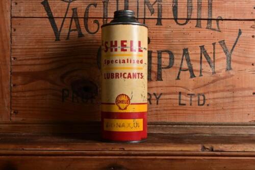 SHELL: A circa 1950s/1960s one quart Shell lubricants 'Donax' cylindrical tin