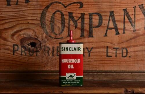 SINCLAIR: An original American "Sinclair Household Oil" four fluid ounce oil tin