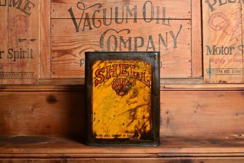 SHELL: An Australian 1930s "Shell" one imperial gallon oil tin