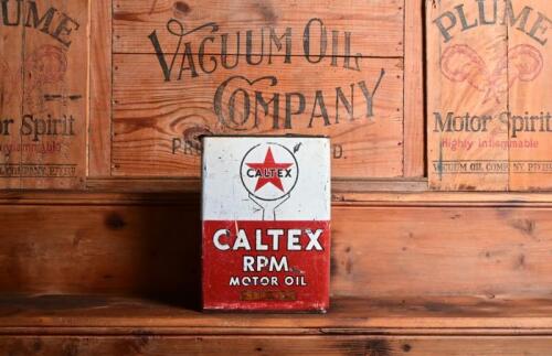 CALTEX: A circa 1940/50s "Caltex RPM Motor Oil SAE 40" one gallon tin