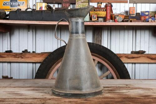 POURING JUG: A circa 1920s/1930s large tin pourer jug in galvanised metal, 38cm high