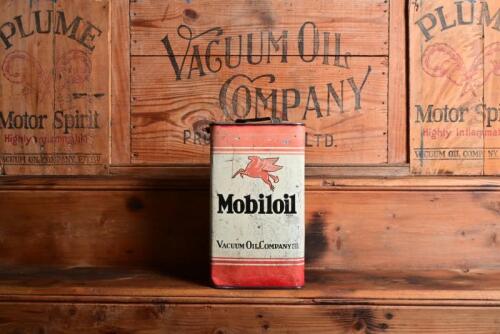 VACUUM: A 1930/40s one imperial gallon "Mobiloil" oil tin
