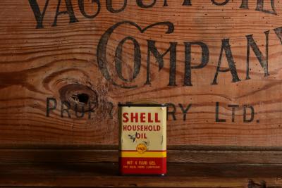 SHELL: A 1960s "Shell Household Oil" four fluid ounce tin