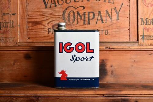 IGOL: An original French "Igol Sport" two litre oil tin in excellent condition