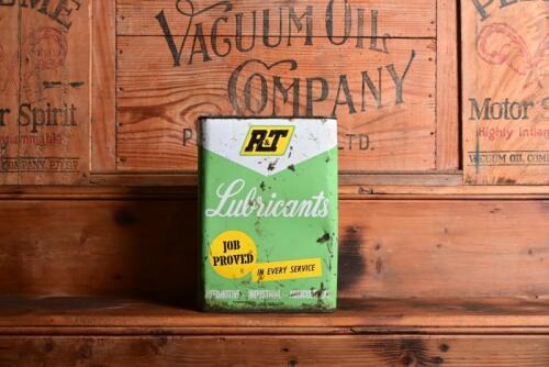 RAMSAY & TREGANOWAN: A one gallon 'Ruby Minera cylinder oil tin by R & T , La Trobe Street Melbourne