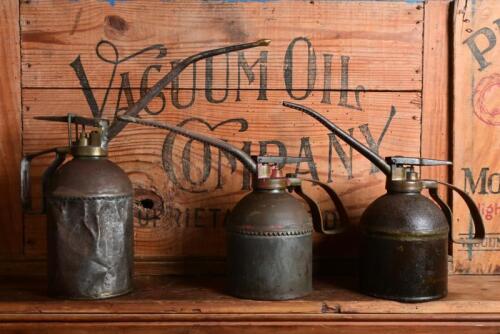 ENOTS: Three vintage galvanised steel "Enots" oil guns, largest 29cm high