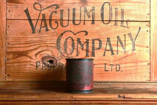 GRAPHOL: A rare Australian 1 pound tin of Graphol Lubrication, produced in Port Melbourne