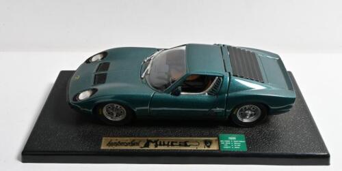 LAMBORGHINI: A 1:18 scale Anson Lamborghini Miura. Metallic green