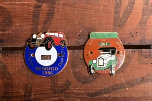 BENDIGO SWAP MEET: Two 'BENDIGO NATIONAL SWAP MEET' badges. 1986 & 1987 badges