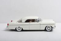 CHRYSLER: A 1:18 scale Maisto Chrysler 300B (1950). White