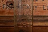 SHELL: An early New Zealand "Shell" embossed one quart oil bottle - 2