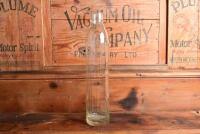 SHELL: An early New Zealand "Shell" embossed one quart oil bottle - 4