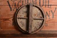NEPTUNE A large Neptune cast iron petrol station take cover, 26.5cm diameter - 2