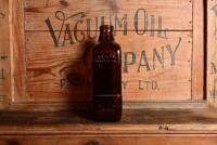 DAYLUBE: An original "Daylube Aviation Motor Oil" one imperial quart brown glass bottle - 4