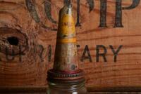 SHELL: An early small oil bottle with circa 1950/60s "Shell Donax U" tin pourer - 4