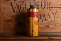 SHELL: A circa 1930/40s Australian "Shell" one imperial quart oil tin, marked to base Dominion Can Melb - 2