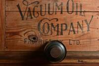 SHELL: A circa 1930/40s Australian "Shell" one imperial quart oil tin, marked to base Dominion Can Melb - 5