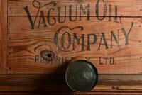 SHELL: A circa 1930/40s Australian "Shell" one imperial quart oil tin, marked to base Dominion Can Melb - 6