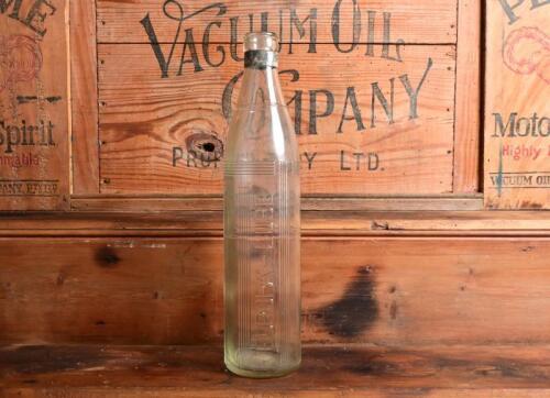 EUROPA LUBE: An early New Zealand "Mobiloil" embossed one quart oil bottle