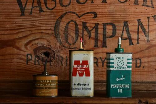 HOUSEHOUSE OIL: Three original American various size houseoil oil tins