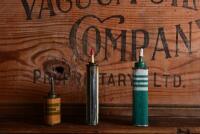 HOUSEHOUSE OIL: Three original American various size houseoil oil tins - 4