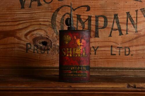 SHELL: A 1930s Australian "Shell Household Oil" eight fluid ounce tin, marked to base: Dominion Can Melb