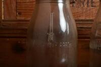 MOBIL: An imperial pint and two imperial quart oil bottles with circa 1950s "Mobiloil" tin pourers - 4