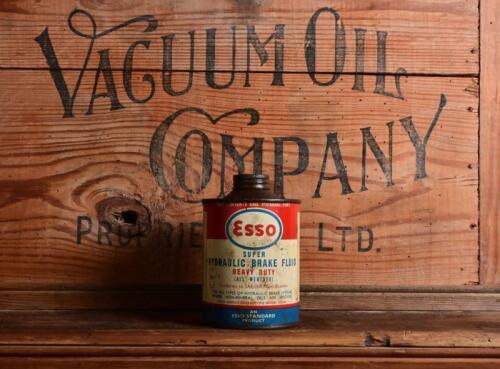 EESO: A circa 1950/60s "Esso Super Hydraulic Brake Fluid" one imperial pint tin