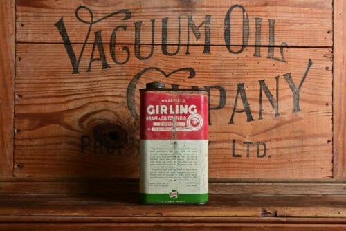 GIRLING/CASROL: A circa 1950s/1960s one pint Wakefield Girling brake and clutch fluid tin