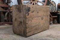 VACUUM: An early Australian "Vacuum Oil Company" wooden oil tin box, 37cm high, 53cm wide, 26cm deep - 4