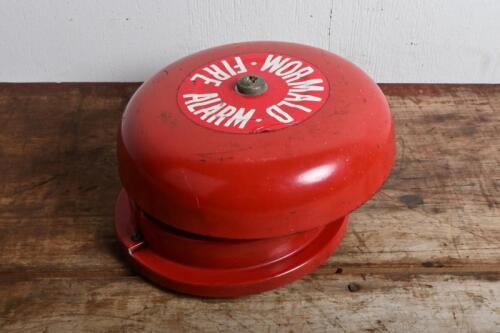 FIRE ALARM BELL: A vintage red painted wall mounted fire alarm bell with mounting bracket, 15cm high