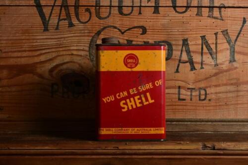 SHELL: A 1950/60s "Shell Single Motor Oil SAE 30" one imperial quart oil tin