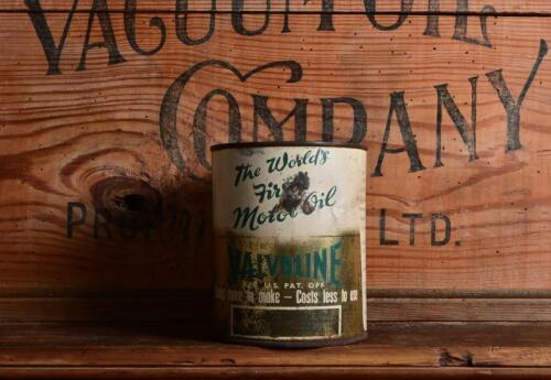 VALVOLINE: An original American circa 1950s unopened "Valvoline Motor Oil" one imperial quart oil tin with contents