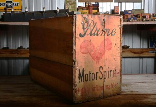 VACUUM/PLUME: A Vacuum Oil Company timber oil bottle box with central divider, printing to three sides
