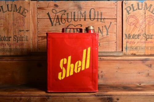 SHELL: An early two imperial gallon embossed Shell running board tin, repainted