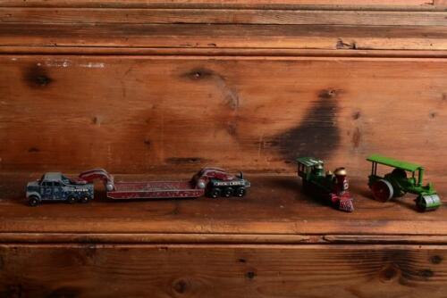 LESNEY: A Pickford Lesney crane transporter, steam roller and Lesney Santa Fe Model of Yesteryear