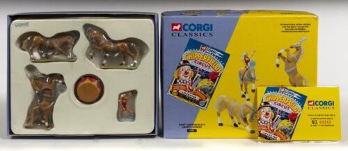 CHIPPERFIELDS CIRCUS: A NOS Corgi Classics Mary Chipperfield's Liberty Horses and Pedestal with numbered limited edition certificate