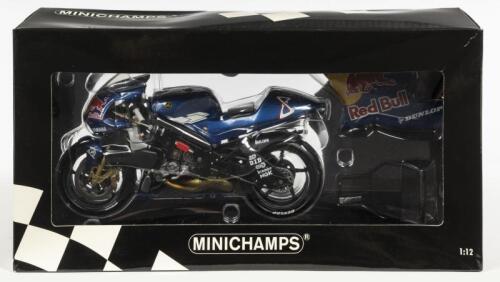 YAMAHA: A NOS 1:12 scale Minichamps Yamaha YZR 500 Team Red Bull #8 Garry McCoy MotoGP 2002 die-cast model