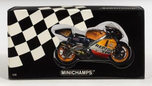HONDA: A NOS 1:12 scale Minichamps Honda NSR 500 Repsol YPF #28 Alex Criville 500cc GP 2001 die-cast model