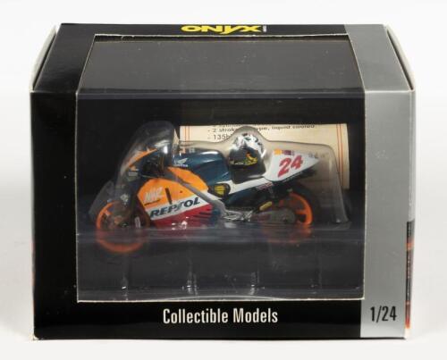 HONDA: A NOS 1:24 scale Onyx Collection Honda NSR V2 "Team HRC Repsol" #24 T. Aoki 1997 die-cast model with Certificate