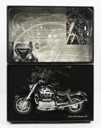 TRIUMPH: A NOS 1:12 scale Minichamps Triumph Rocket III 2004 Black die-cast model