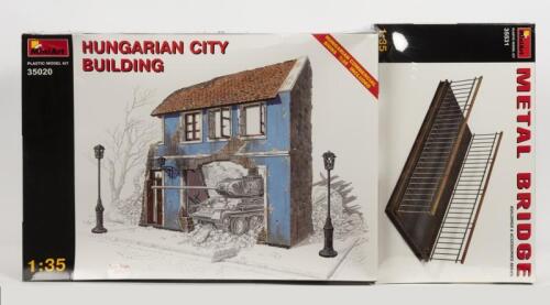 MINIART: A NOS 1:35 scale Miniart Hungarian City Building with Metal Bridge Sealed Model Kits