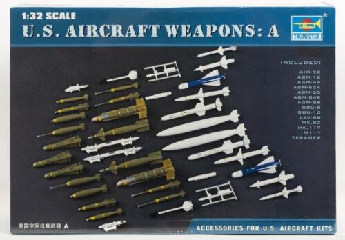 TRUMPETER: A NOS 1:32 scale Trumpeter U.S. Aircraft Weapons Sealed Model Kit