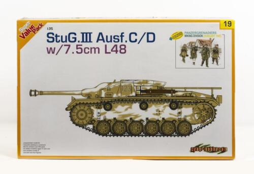 DRAGON: A NOS 1:35 scale Dragon Stug III Ausf C/D Sealed Model Kit