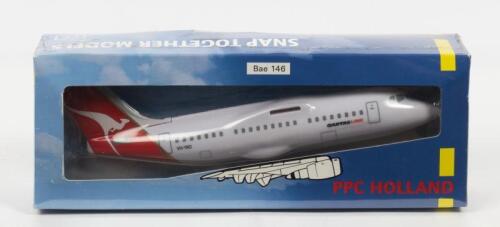 QANTAS: A sealed NOS PPC Holland Snap-Fit Bae 146 "QantasLink" L19cm