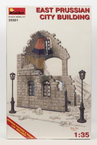 MINIART: A NOS 1:35 scale Miniart East Prussian City Building Sealed Model Kit